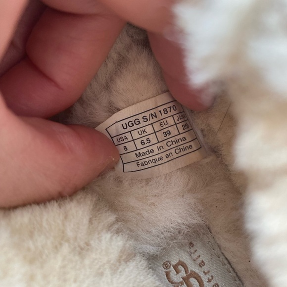 UGG Brown and Cream Women's Slippers - Picture 8 of 8